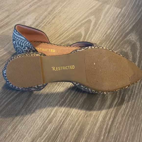 Slip on flats. - Picture 3 of 4